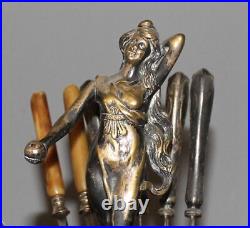 Ancien porte-figurine femme nue en laiton argenté Art Nouveau 12 couteaux