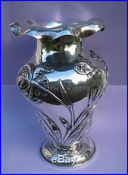 Exceptionnel vase art nouveau aux iris en argent massif Minerve 535 g