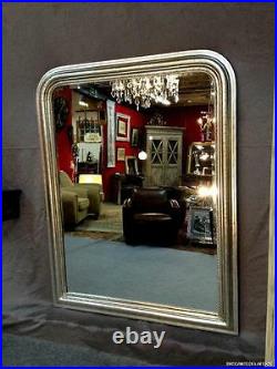 Glace / miroir de style Louis Philippe en bois argenté 138 x 110 cm