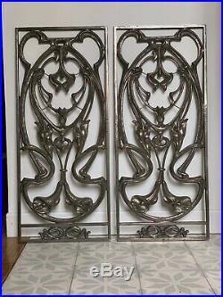 Magnifique paire de grilles de porte Art Nouveau. Très bon état