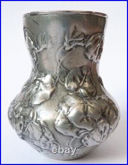 Petit vase ART NOUVEAU en bronze argenté signé CALLOT vers 1900