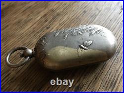 Porte louis d'or art nouveau signé Dropsy Cigale en métal argenté