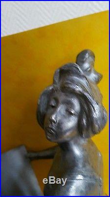 Statue ART NOUVEAU /ART DECO en métal argenté de Clara Pfeffer circa 1900